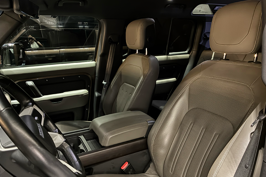 DEFENDER 110 D300 HSE